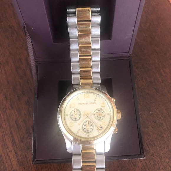 Michael Kors MK8283 Wrist Watch- Silver and Gold - Picture 2 of 3